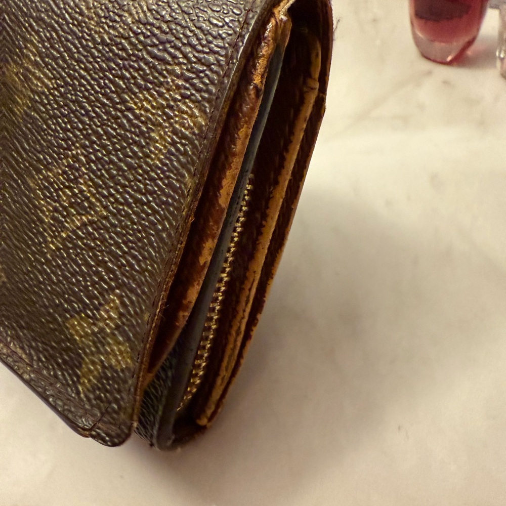 Louis Vuitton Brown Monogram Wallet Compact Design - Picture 4 of 14